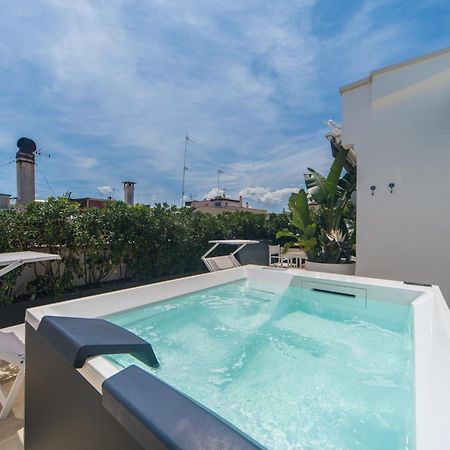Suite Santa Chiara Trani Bagian luar foto