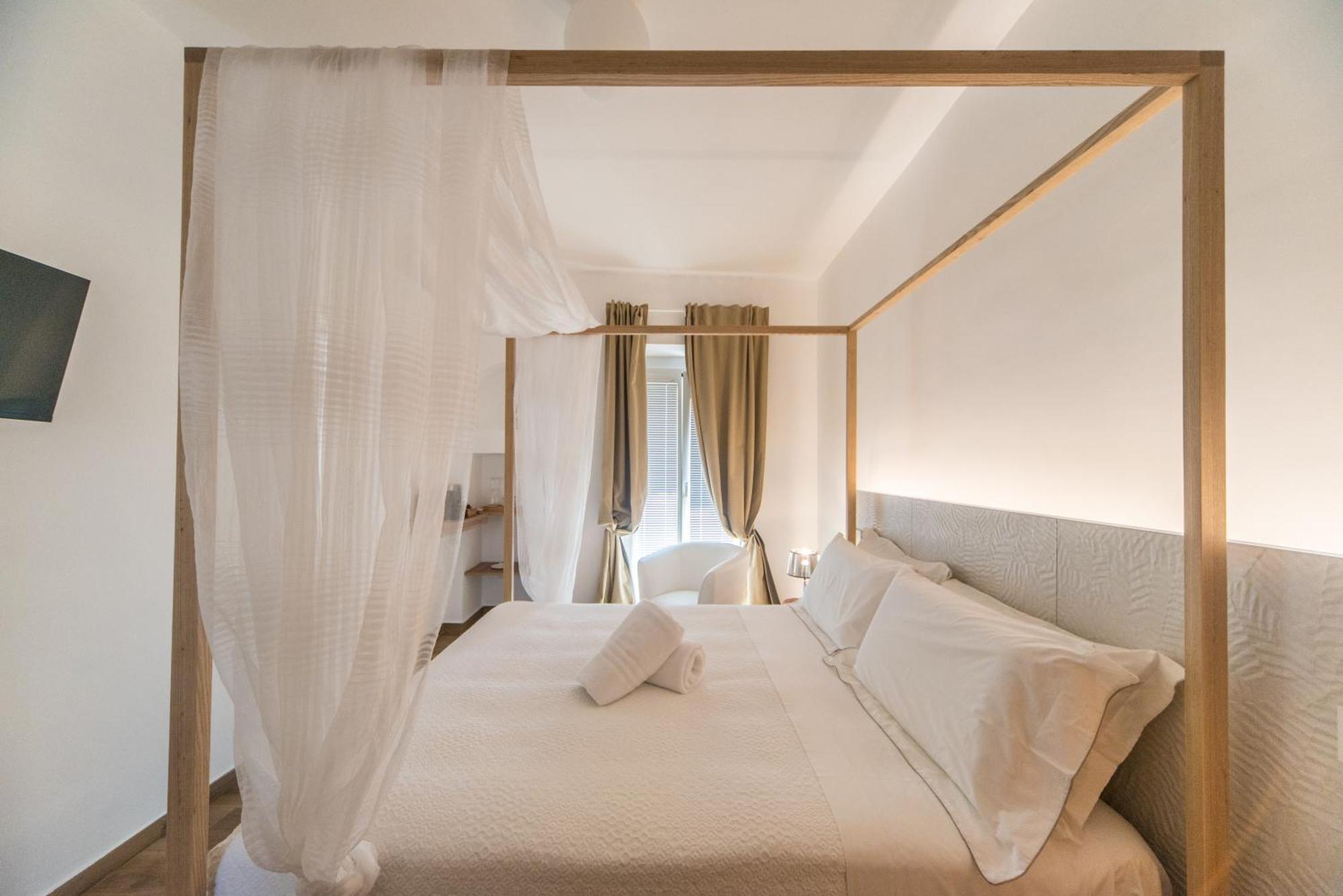 Suite Santa Chiara Trani Bagian luar foto