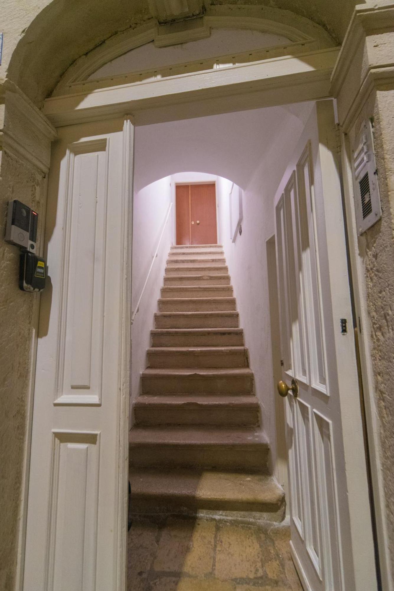 Suite Santa Chiara Trani Bagian luar foto